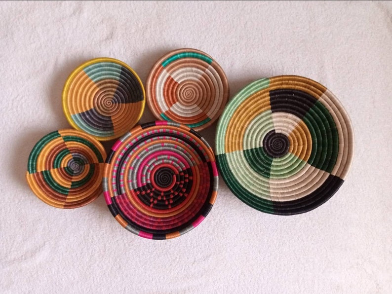 A Set of 5 African wall Rwanda Baskets, Handwoven bowl